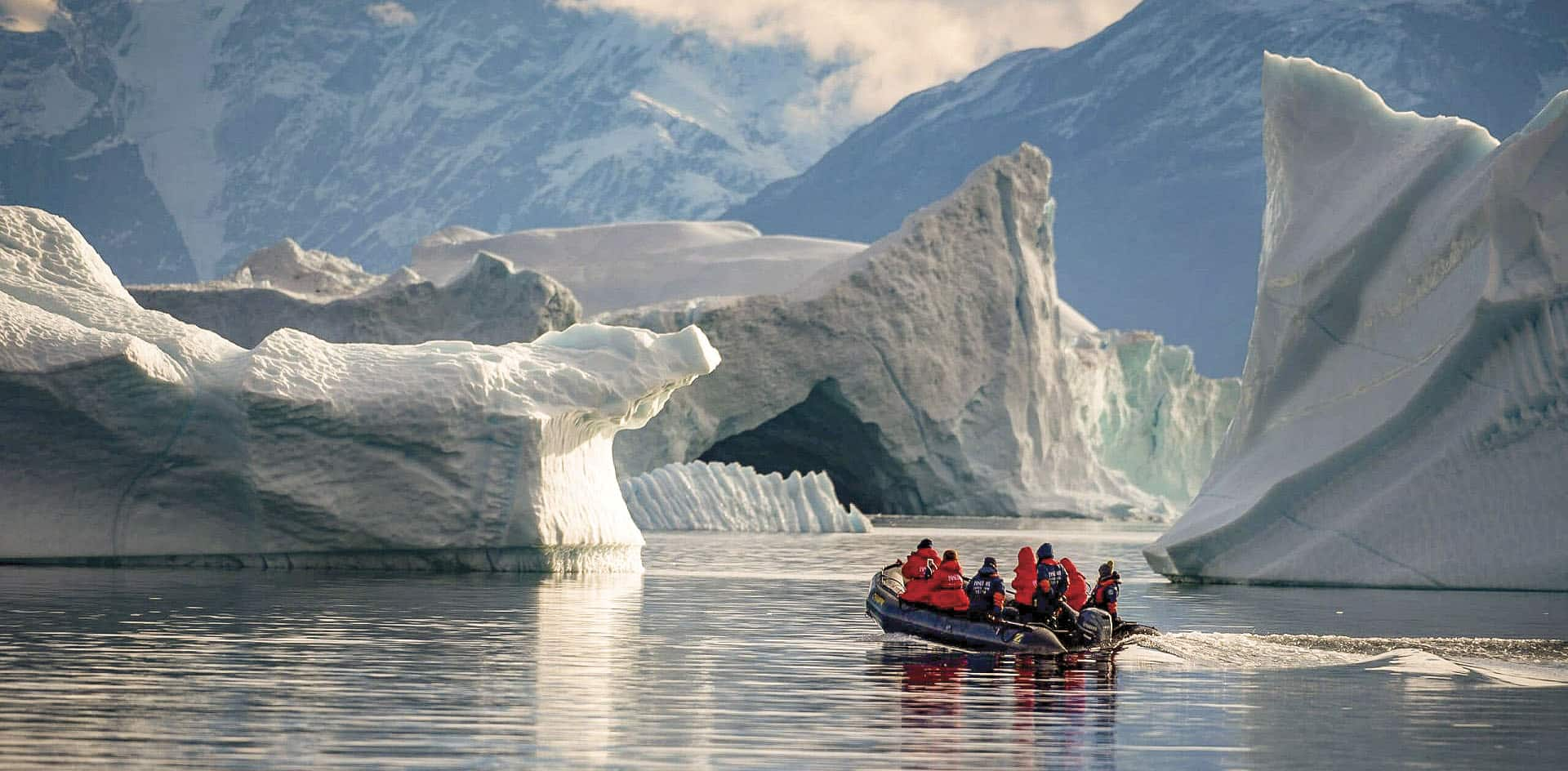 南極之旅：全程郵輪VS坐專機飛進南極